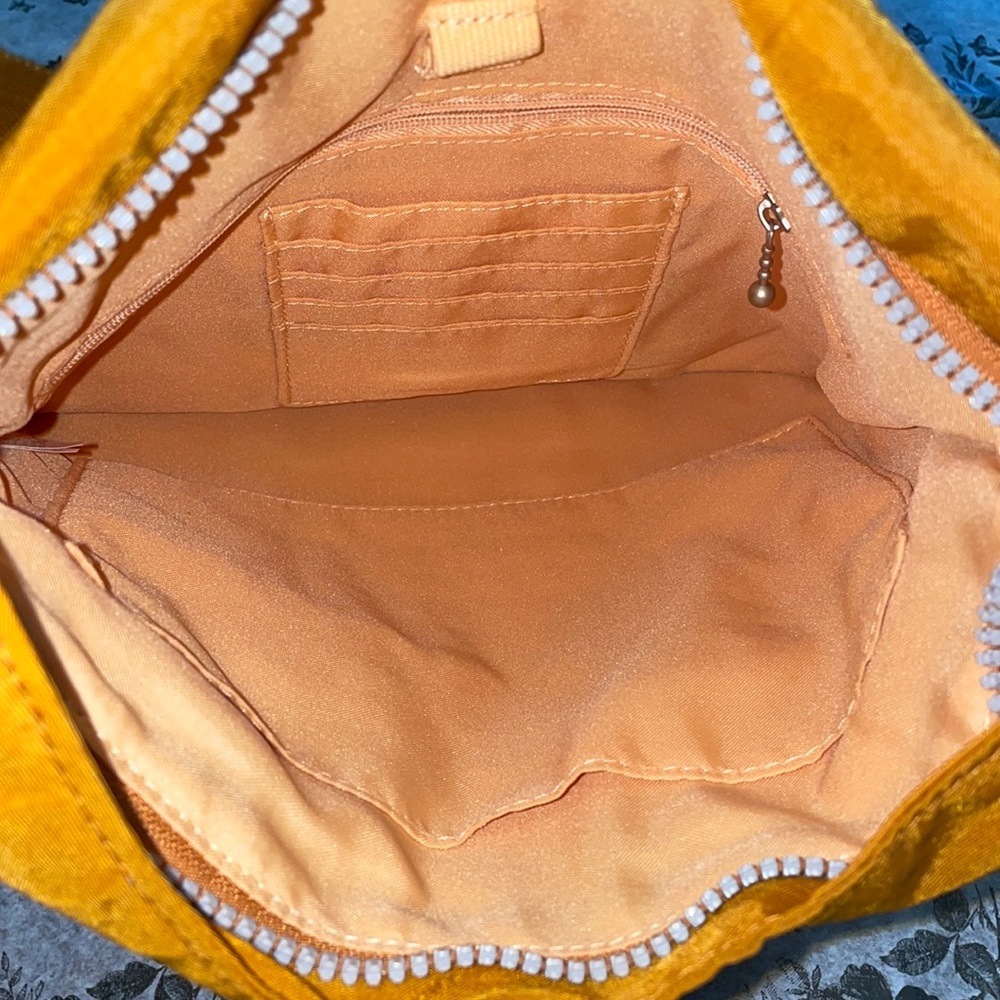 Baggallini - Picture 4 of 10